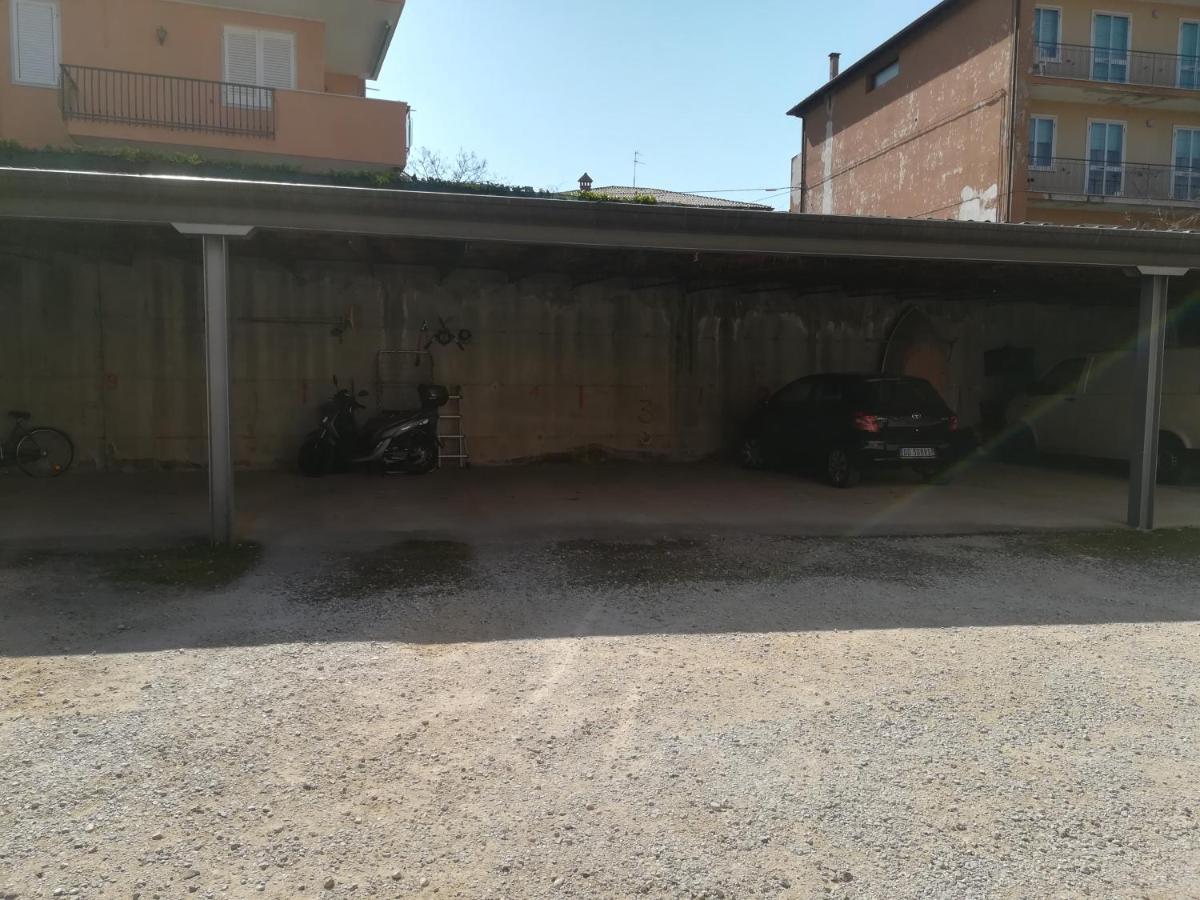 Gionno'S Apartment Torri Del Benaco Exterior photo